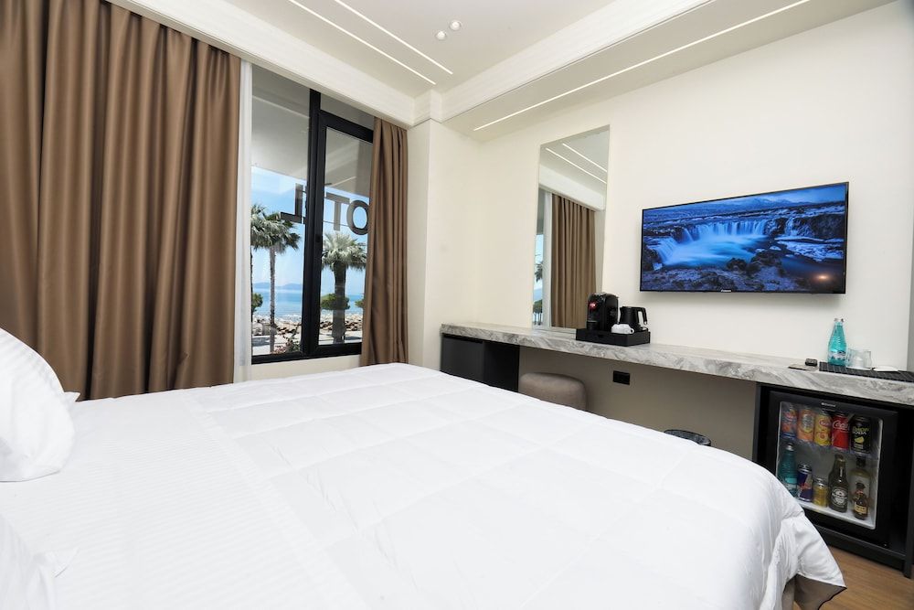 Hotel Adore - Room - 2