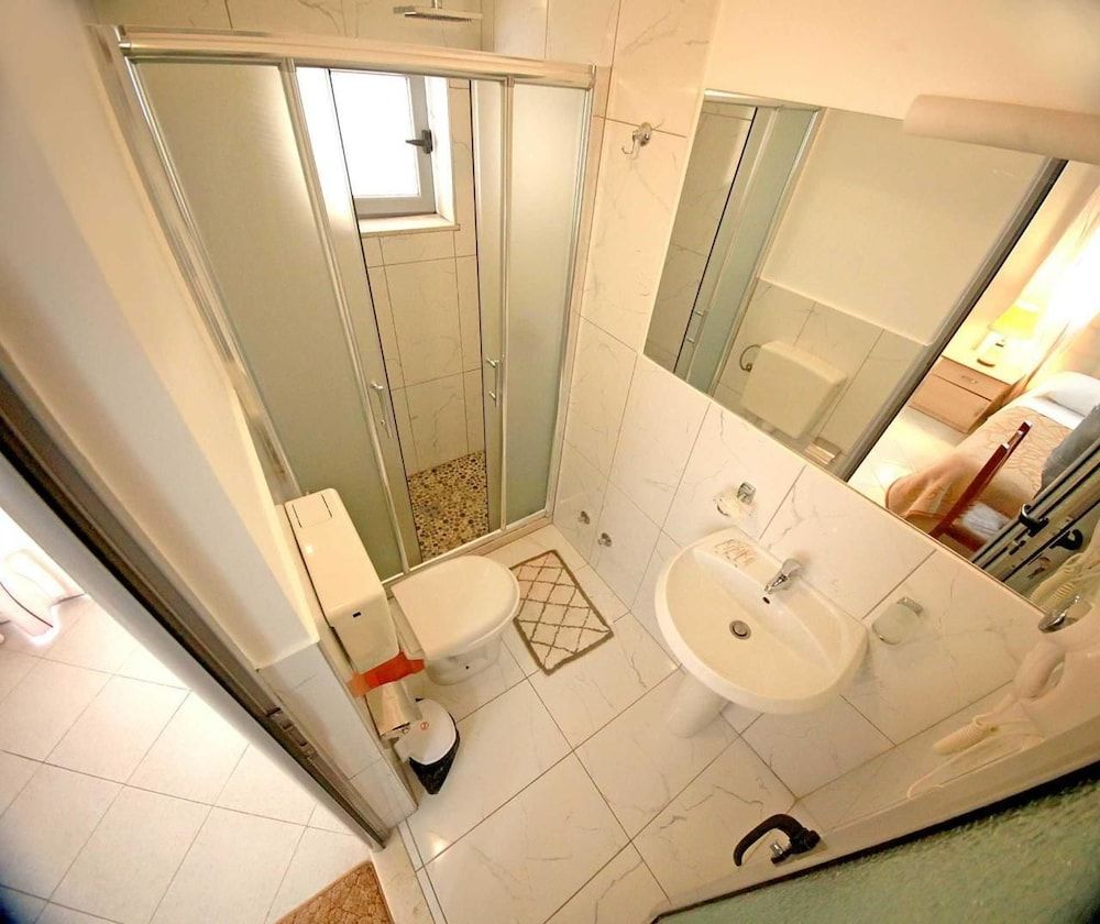 Hotel Nika - Bathroom - 4