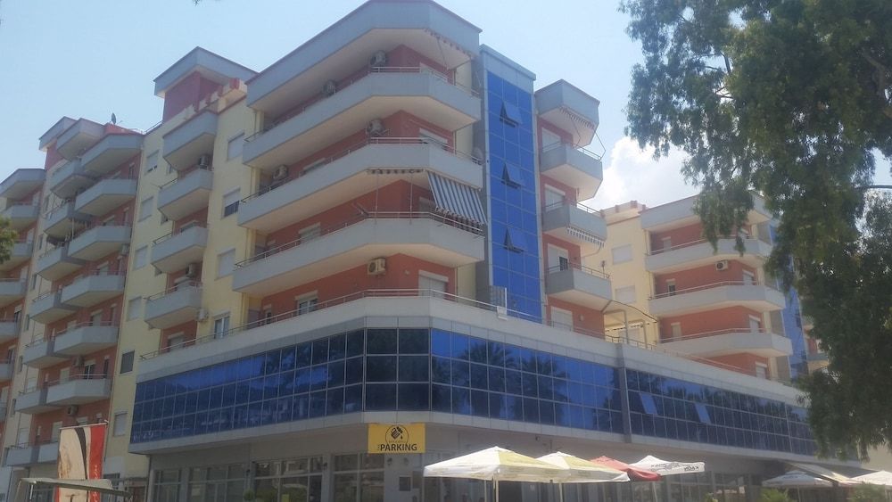 Jimi Apartments - Exterior - 1