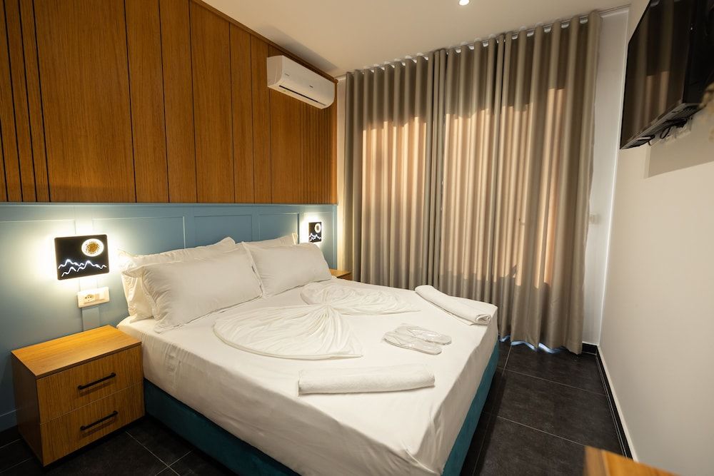 Aglon Twin's Hotel - Room - 2