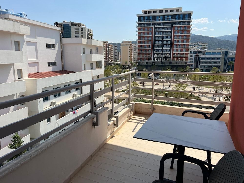 Thoma's K Studios - Terrace/patio - 3