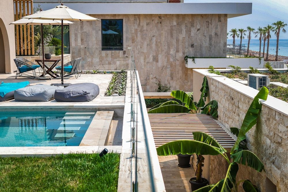 Drymades Inn Resort - Terrace/patio - 1