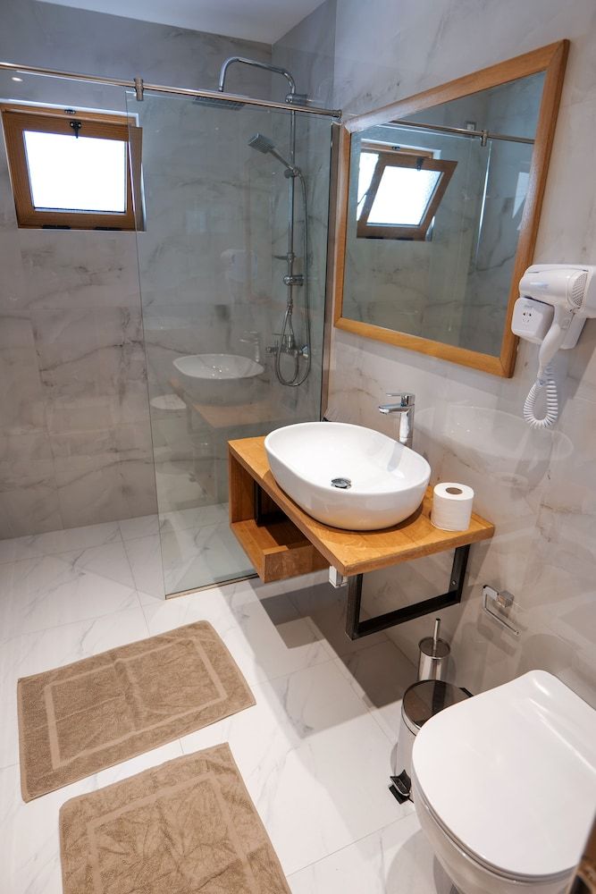 Royal 1967 - Bathroom - 3