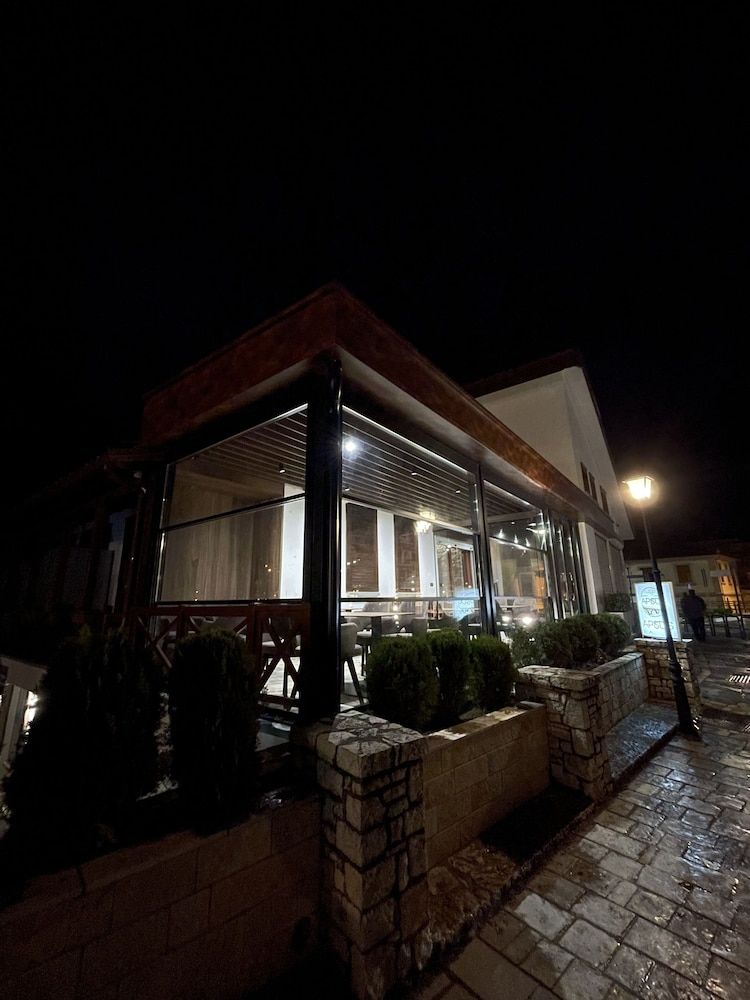 Bujtina Apsus - Exterior - 1