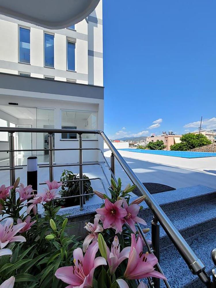 ADMIRO Hotel - Exterior