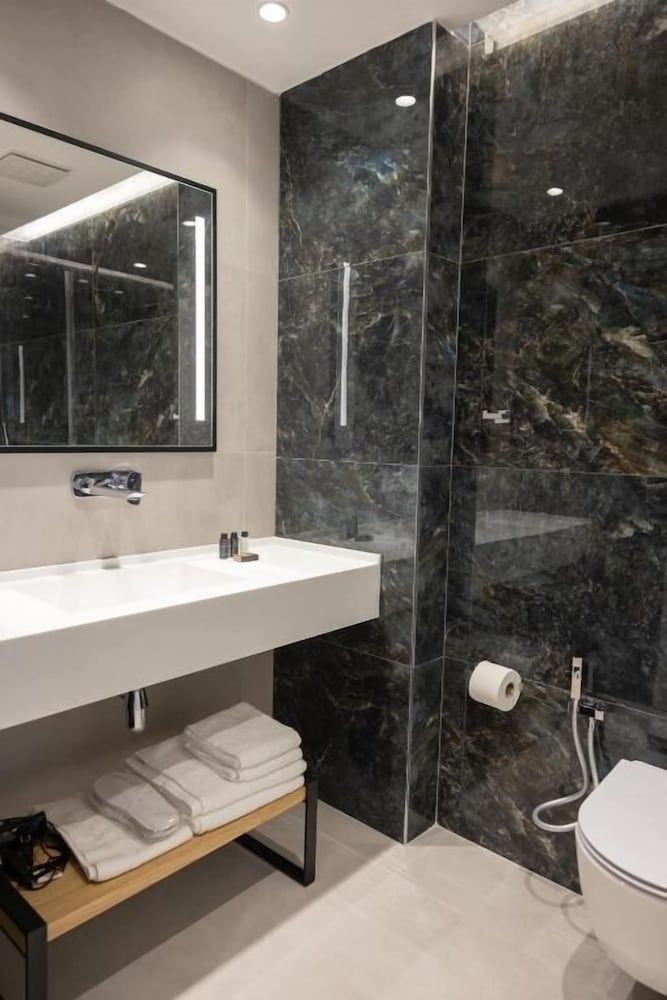 Lans Hotel - Bathroom - 4