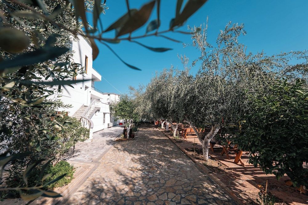 Lider Hotel - Exterior