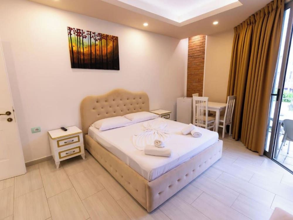 Hotel Joni Premium - Room - 2