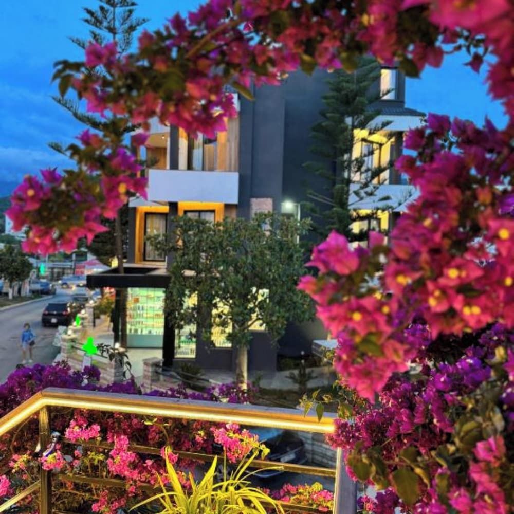 Hotel Joni Premium - Exterior - 1
