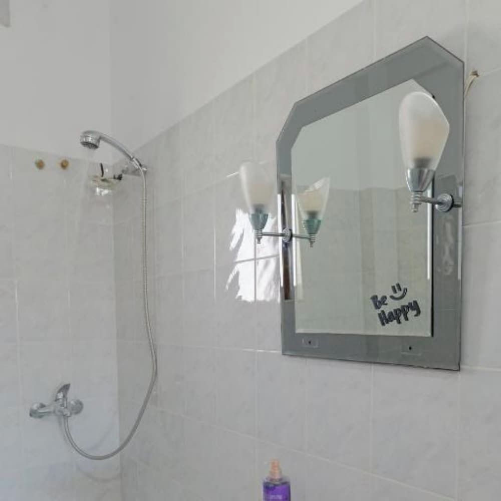 Central Garden Residence Sofia - Free Parking - Bathroom