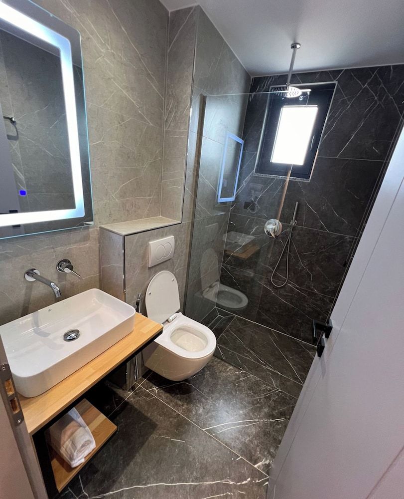 Resol Hotel 2 - Bathroom - 1