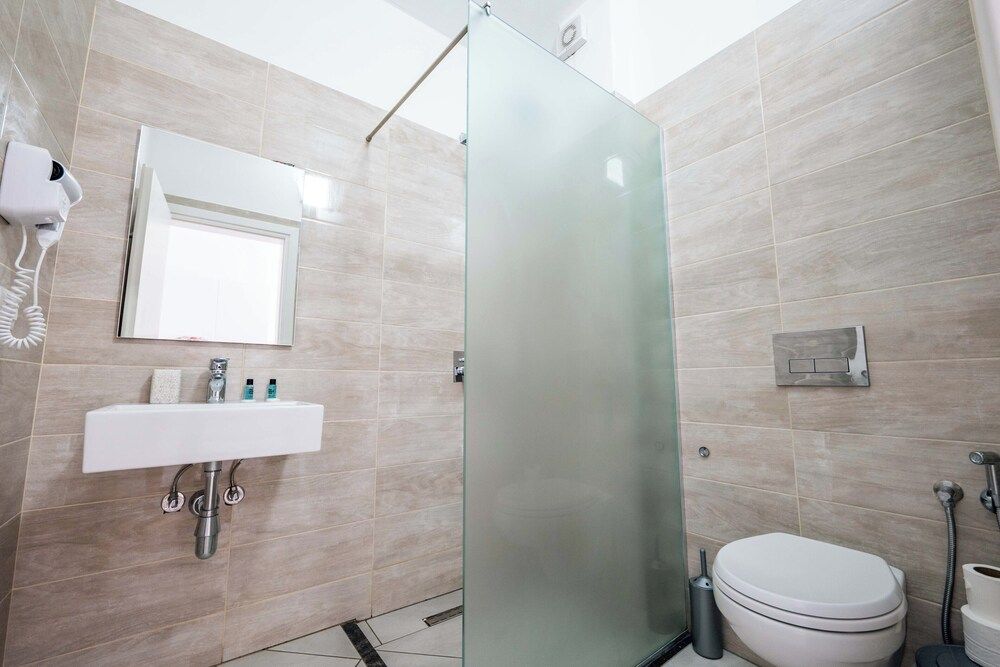 Hotel Sunshine - Bathroom - 3