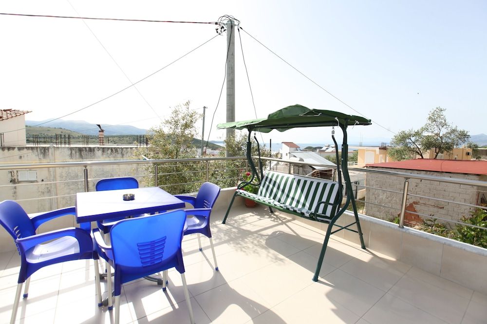 Joni Apartaments - Balcony - 2