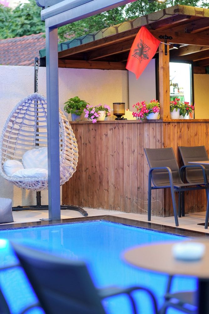 Duka's Hotel - Exterior - 3