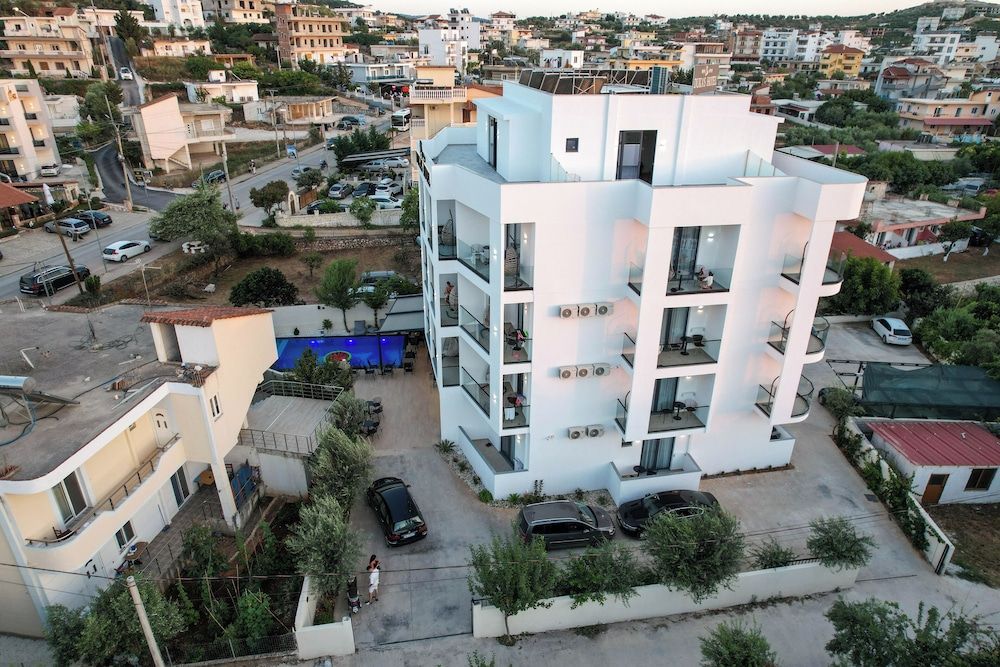 Duka's Hotel - Exterior - 4