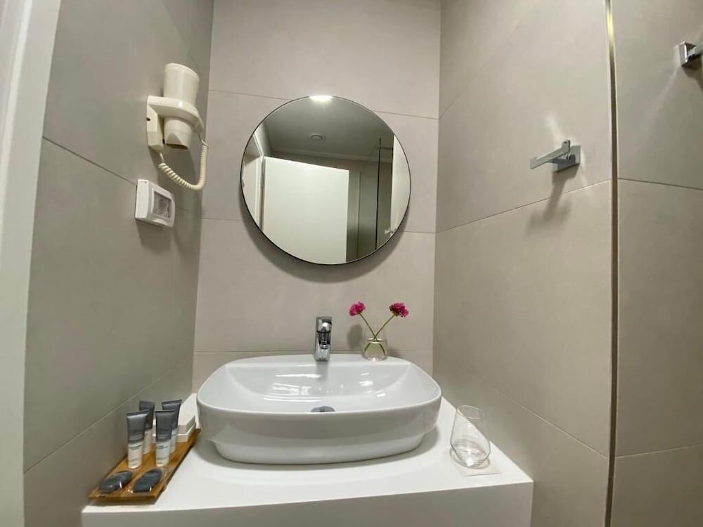 Olive Hotel Ksamil - Bathroom - 1