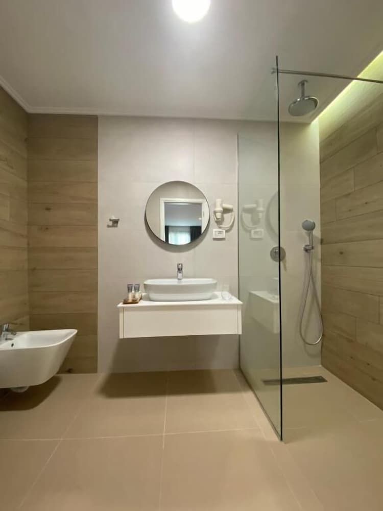 Olive Hotel Ksamil - Bathroom - 3