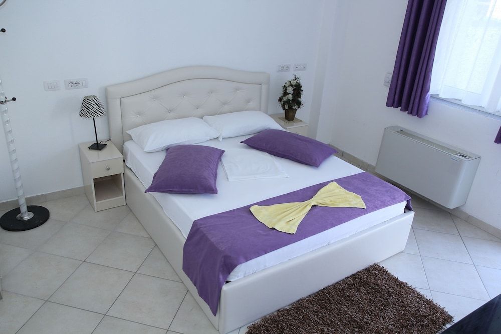 Hotel Bicaj - Room - 4