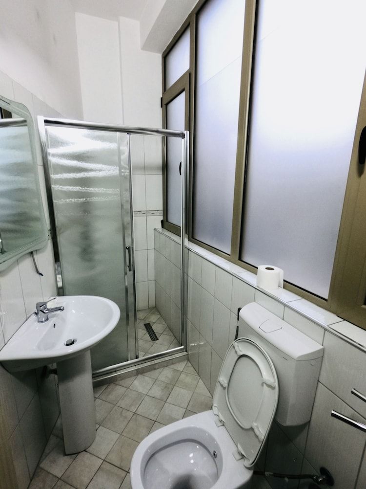 Bobi Hotel - Bathroom - 2