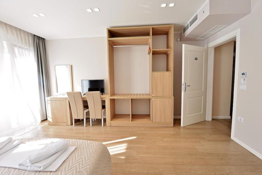 Alis Hotel - Room - 4