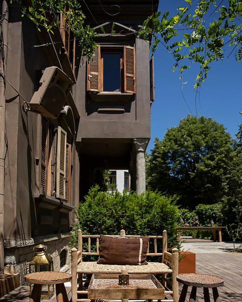 Life Gallery Hotel - Exterior