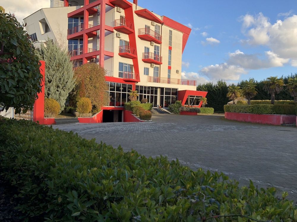 Hotel Class - Exterior - 1