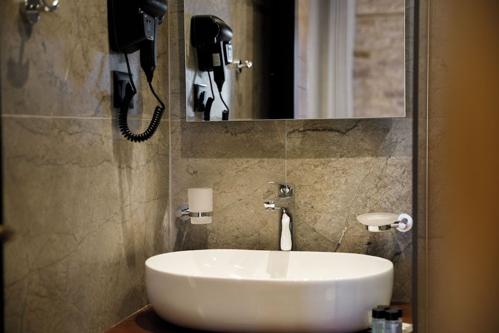 Furra Restaurant & Rooms - Bathroom - 2