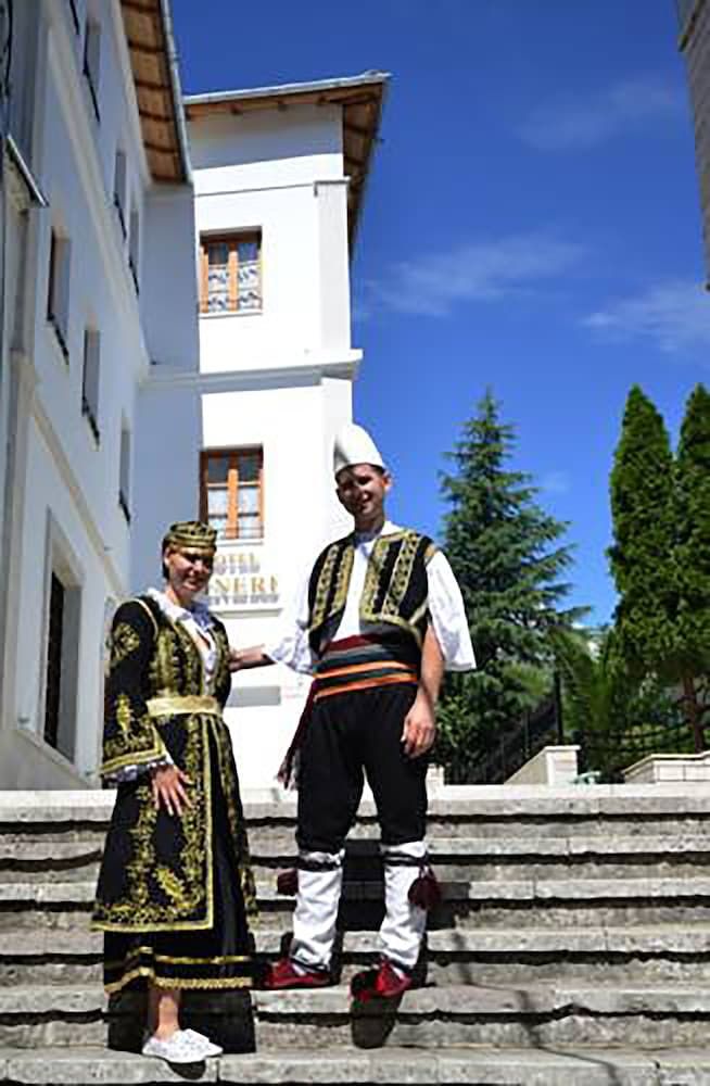 Hotel Bineri - Property grounds - 1