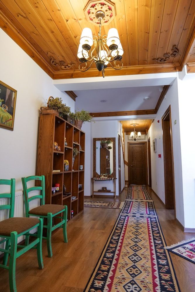 Hotel Bineri - Property grounds - 2