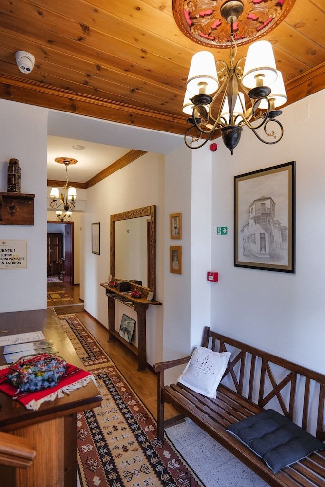 Hotel Bineri - Property grounds - 4