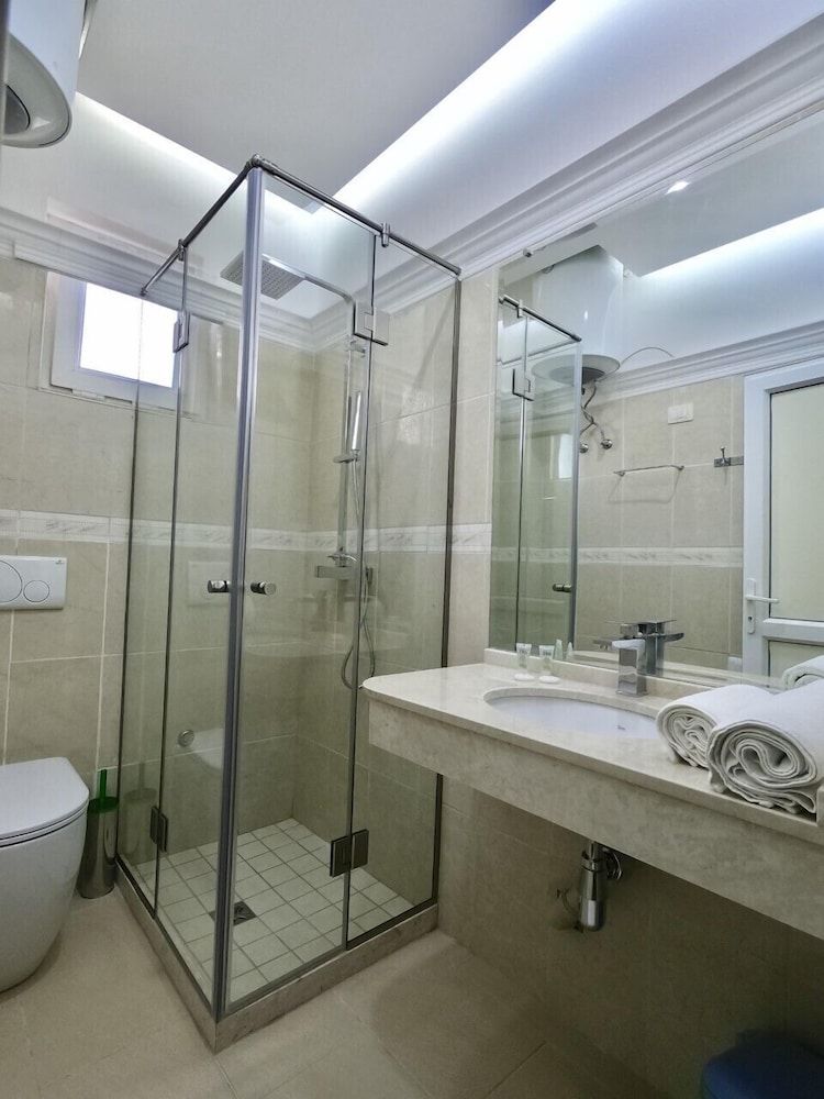 Hotel Valz - Bathroom - 3