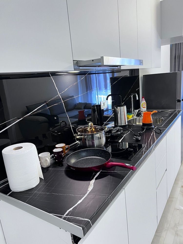 Prime Luxury Apartments - Private kitchen - 2