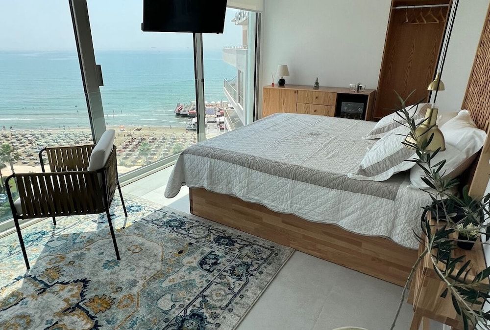 Luxury Rooftop Suites by Blumont - Bathroom