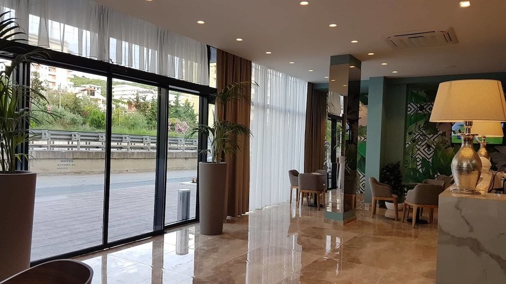 Blue Marine Hotel - Interior entrance