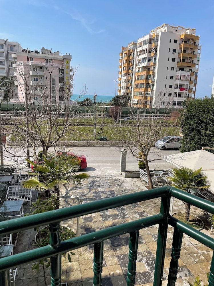 SANREMO HOTEL RESTORANT - Exterior - 2