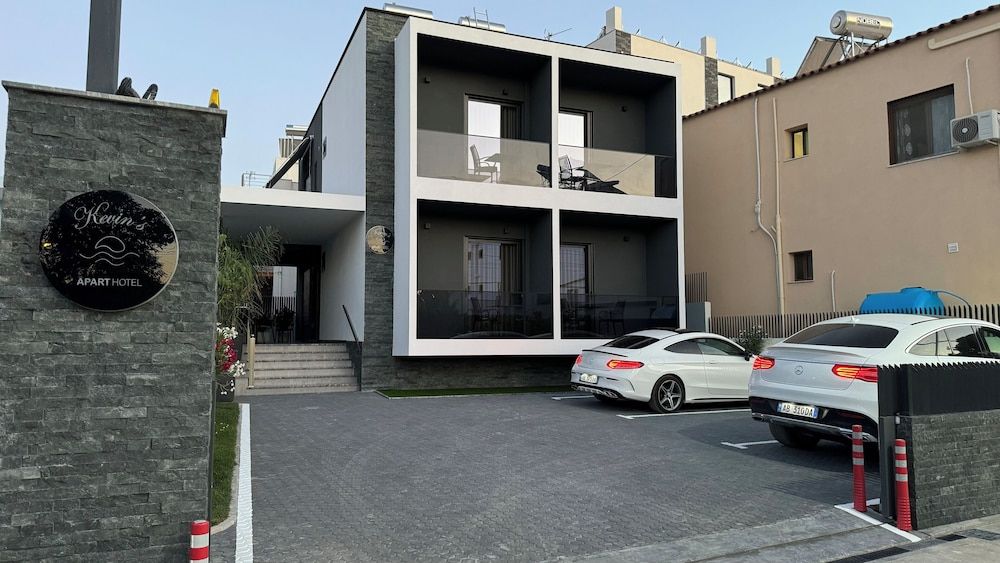 Kevin's Aparthotel - Exterior - 2