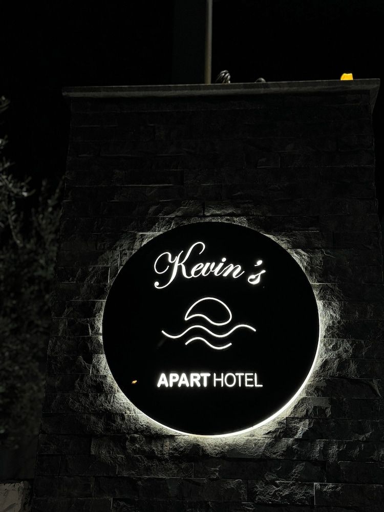 Kevin's Aparthotel - Exterior - 4