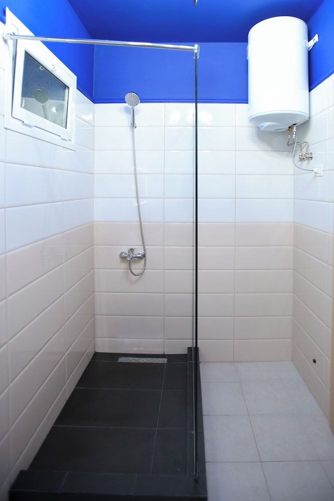 Oasis Beach Residence - Bathroom - 3