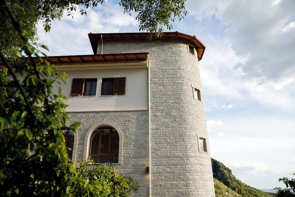 Bujtina Sophie - Exterior - 1