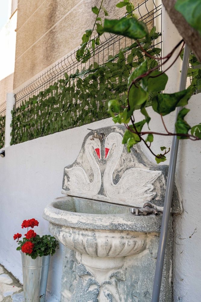 Kalpazo Kaja Vila Garden - Exterior