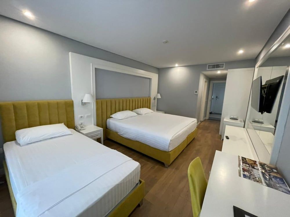 Premium Beach Hotel - Room - 4