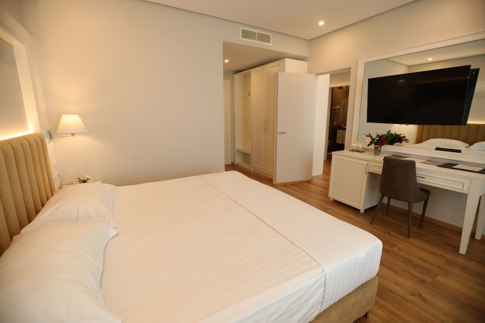 Premium Beach Hotel - Room - 2
