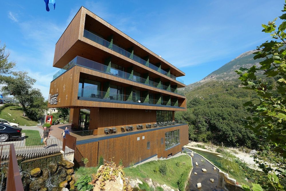 Uji i Ftohte Hotel - Exterior - 3