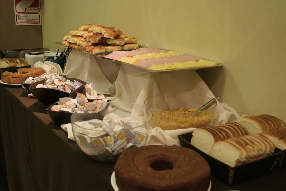 Viasui Hotel - Breakfast area - 2