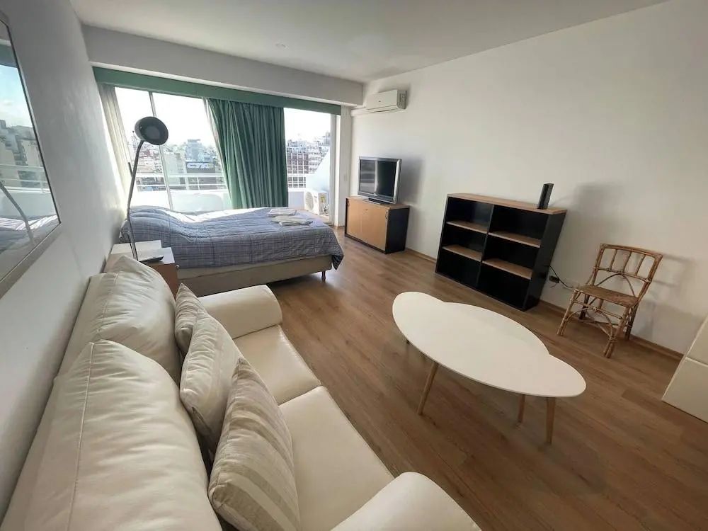 Studio Apartment on 13th Floor Above 9 de Julio Avenue - Primary image