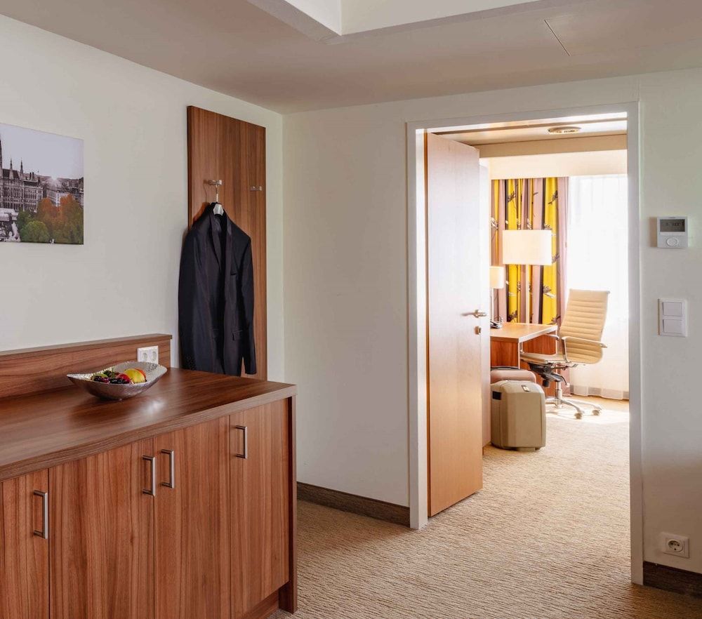 PLAZA Premium Wien - Room - 1