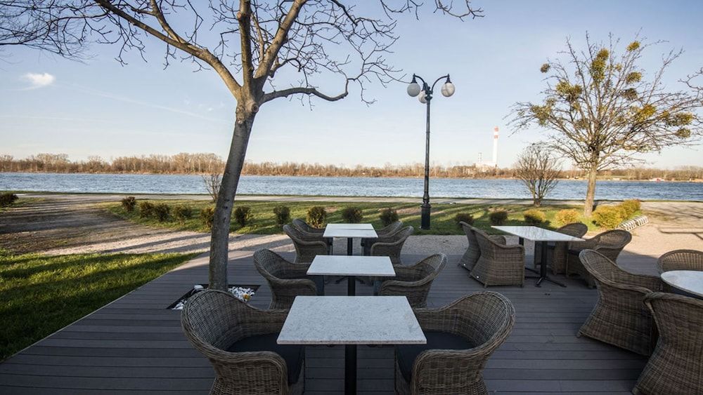 River Lodge - Balcony