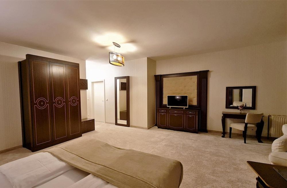 River Lodge - Room - 2