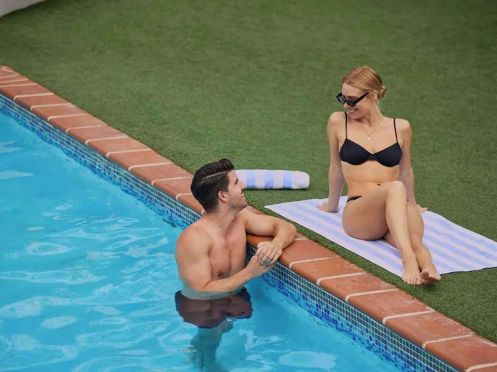 Novotel Sydney on Darling Harbour - Pool - 2