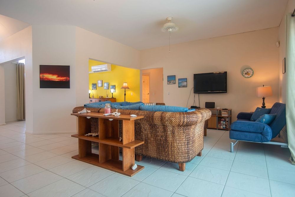 Beautiful Luxury Home in Seroe Colorado - Room - 4